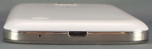 Samsung Galaxy S4 Mini : tranche inférieure
