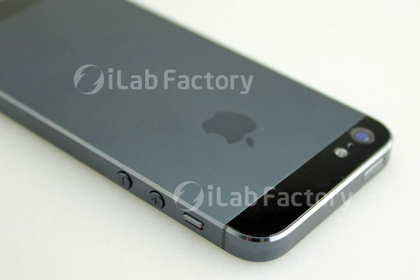 iPhone 5 : concept aver les pièces détachées remontées ensemble