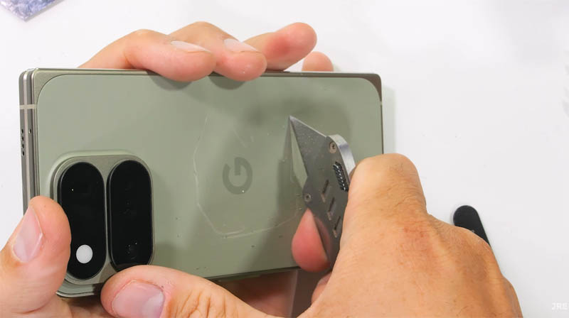 Google Pixel 11 Pro Fold JerryRigEverything
