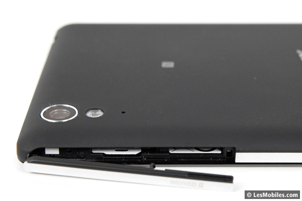 Sony Xperia T3 : trappe SIM / microSD