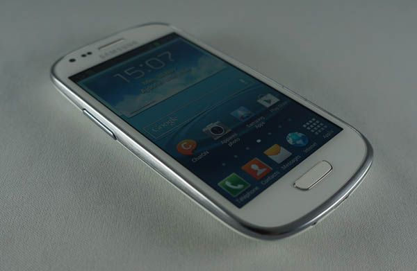 Samsung Galaxy S3 mini : face avant