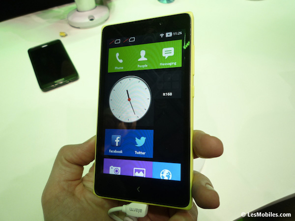 Le Nokia XL de Microsoft / Nokia est disponible