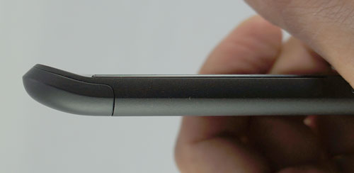 Test HTC One V : design courbure