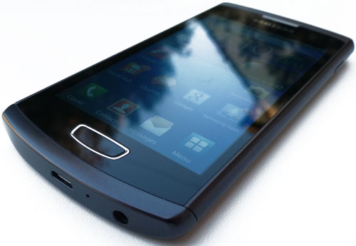 Test Samsung Galaxy Wave 3 processeur 1,4 GHz dos coulissant écran super amoled 4 pouces 5 mégapixels Bada 2.0 Live Panel Samsung Apps