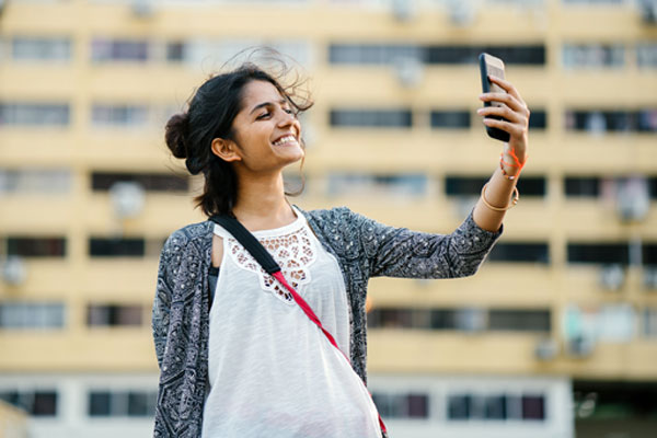 Promo de dernière minute : les forfaits mobiles dès 4.99€ chez Bouygues Telecom, Free Mobile et les MVNO