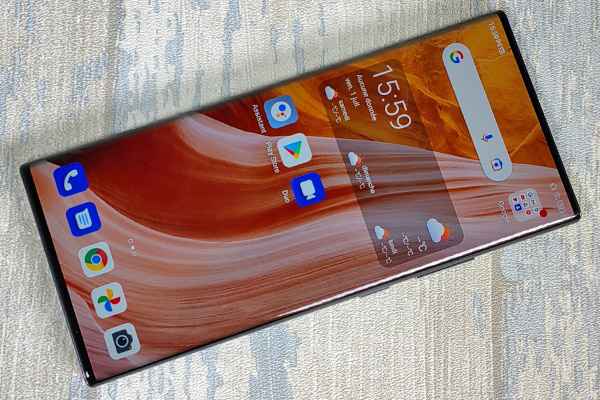 Test du smartphone ZTE Axon 40 Ultra : une caméra sous l’écran, trois capteurs 64 mégapixels, de la puissance, un design réussi, mais quelques compromis