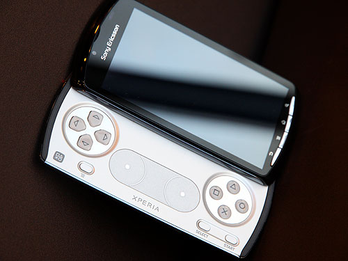 Sony Ericsson PlayStation Phone (Xperia Play) en photos
