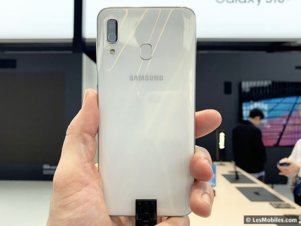 Samsung Galaxy A30