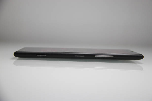Nokia Lumia 1520 : côté droit