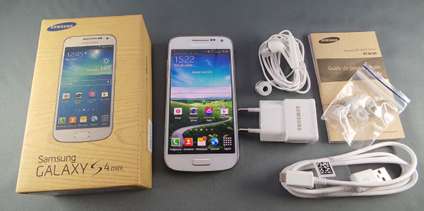 Samsung Galaxy S4 Mini : accessoires du pack