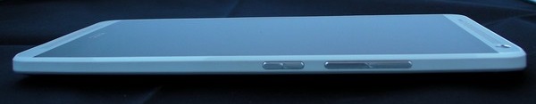 HTC One Max : côté droit