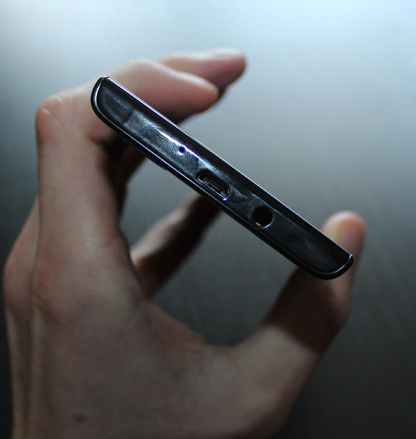 Huawei Ascend P2 : tranche inférieure