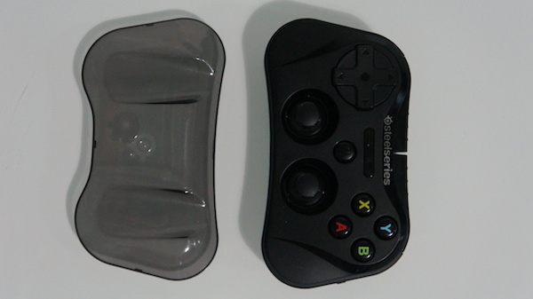 Steelseries Stratus : protection à côté