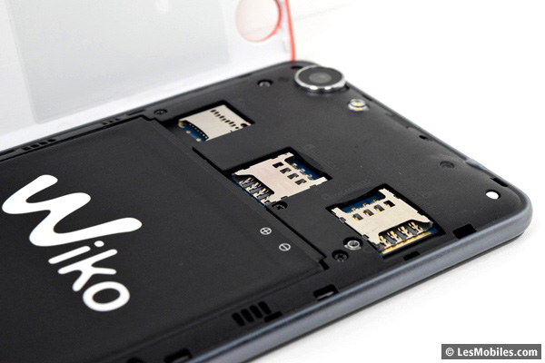 Wiko Pulp Fab 4G : ports microSIM / microSD et batterie