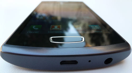 Test Samsung Galaxy Wave 3 processeur 1,4 GHz dos coulissant écran super amoled 4 pouces 5 mégapixels Bada 2.0 Live Panel Samsung Apps