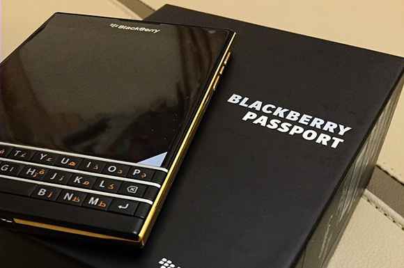 BlackBerry Passport : une Gold Edition pourrait être en préparation
