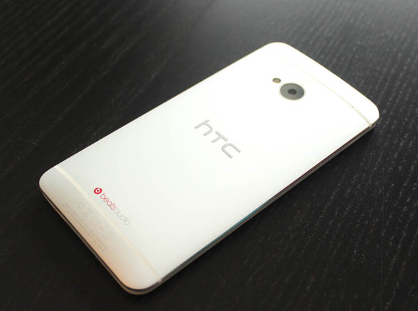 HTC One : face arrière
