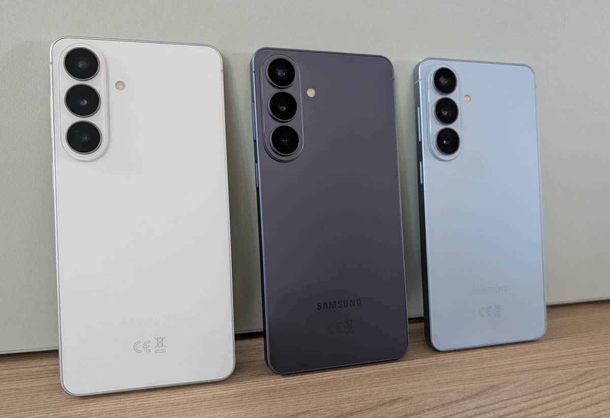     Galaxy S26 vs iPhone 17 : à prix égal, faut-il choisir l’ouverture ou la maîtrise ?
