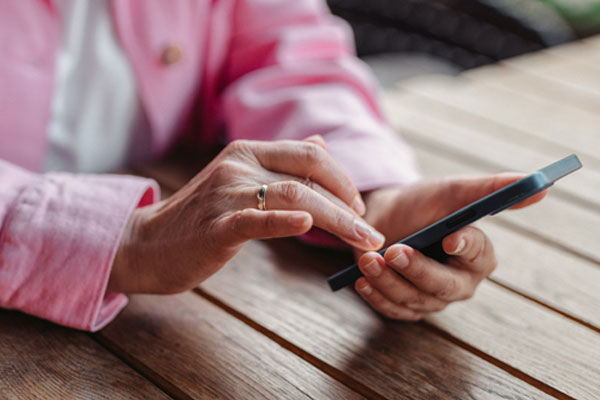 Passage à l’heure d'été en 2024 : comment ça se passe sur son smartphone ?