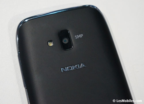 Nokia Lumia 610 MWC 2012 prise en main Windows Phone entrée de gamme