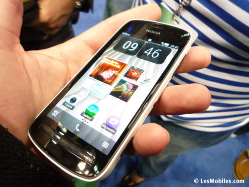 Nokia 808 PureView : des photos 41 mégapixels ! (MWC 2012)