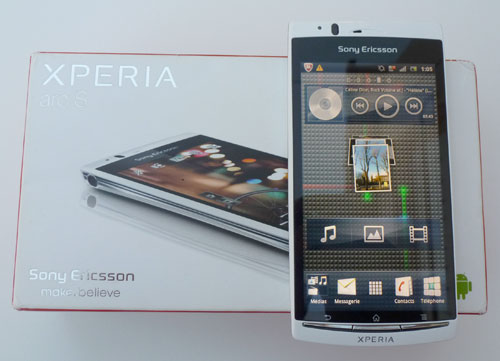 Sony Ericsson Xperia Arc S 8 mégapixels Android 2.3