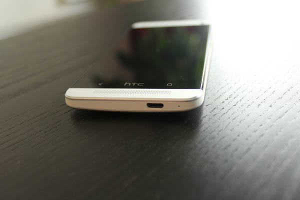 HTC One : tranche inférieure