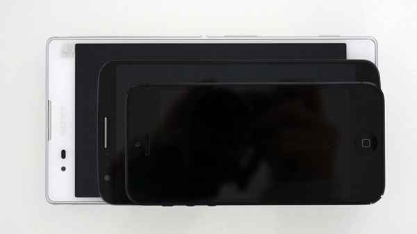 Sony Xperia T2 Ultra / LG G2 / Apple iPhone 5