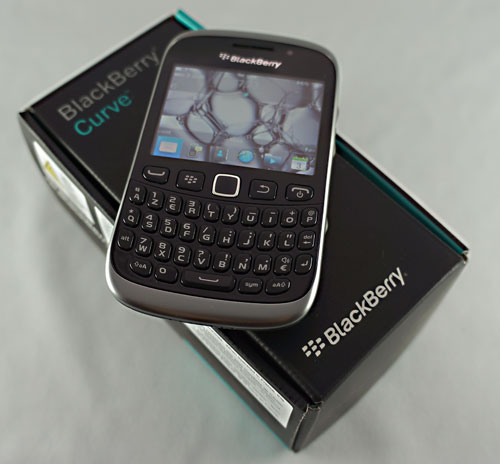 Test BlackBerry Curve 9320 : smartphone sur sa boite