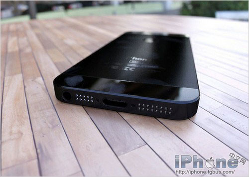 iPhone 5 : plusieurs sources confirment un connecteur plus petit