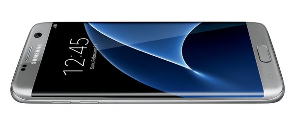 Les Samsung Galaxy S7 se montrent en argent et en or