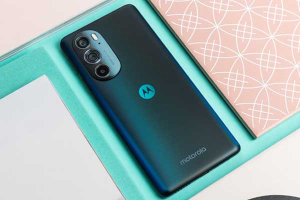 Motorola dévoile le nouveau mobile haut de gamme edge 30 Pro avec son Soc Snapdragon 8 Gen 1