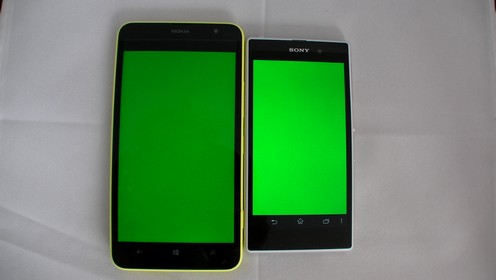 Nokia Lumia 1320 : comparatif écran Sony Xperia Z1